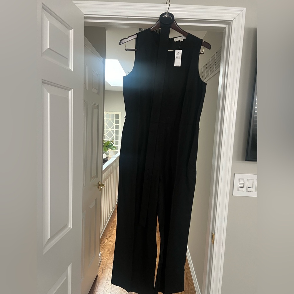New with Tags - LOFT Linen Blend Sleeveless Jumpsuit (Size 6)